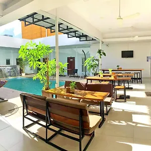 Onederz Shv Golden Lion Hostel