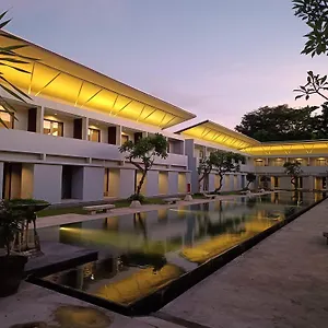 Guna Graha Kuta By Kamara Hotel
