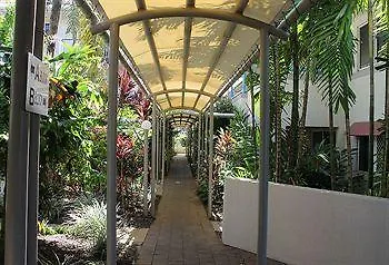 Cairns Reef Apartments & Motel