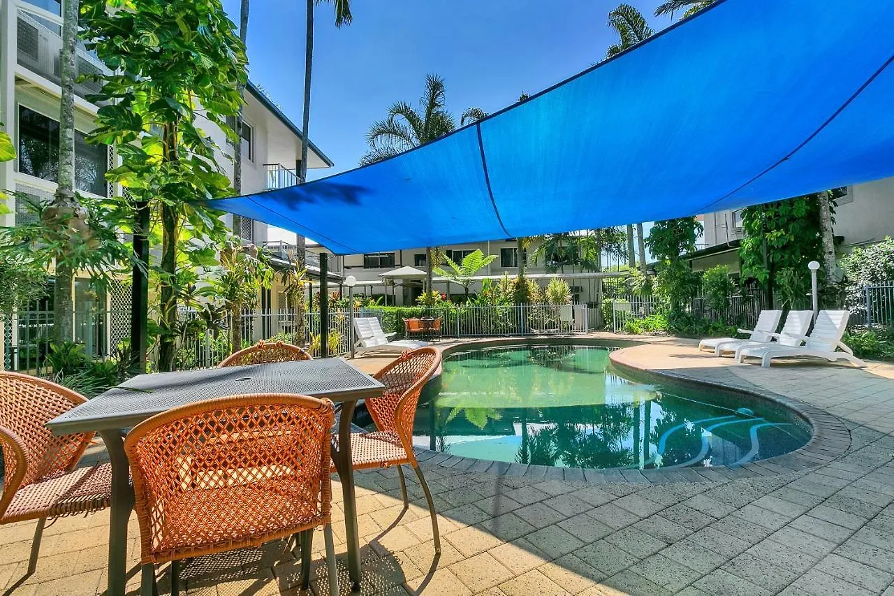 Cairns Reef Apartments & Motel