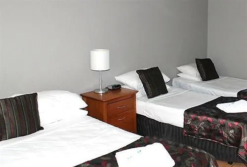 Cairns Reef Apartments&Motel 3*,