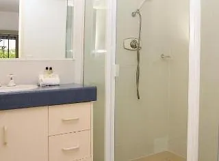 Cairns Reef Apartments & Motel