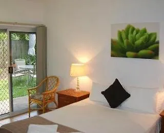 Cairns Reef Apartments&Motel 3*,