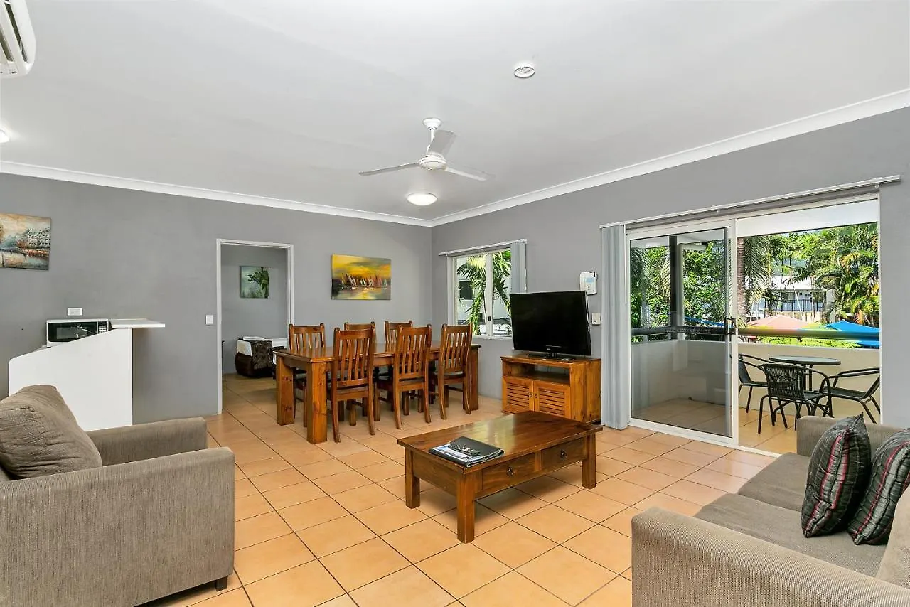 Cairns Reef Apartments&Motel 3*,