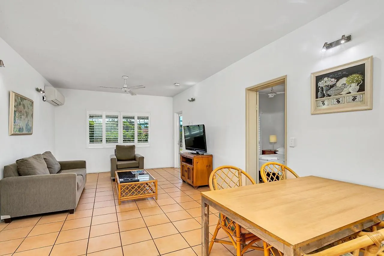 Cairns Reef Apartments&Motel