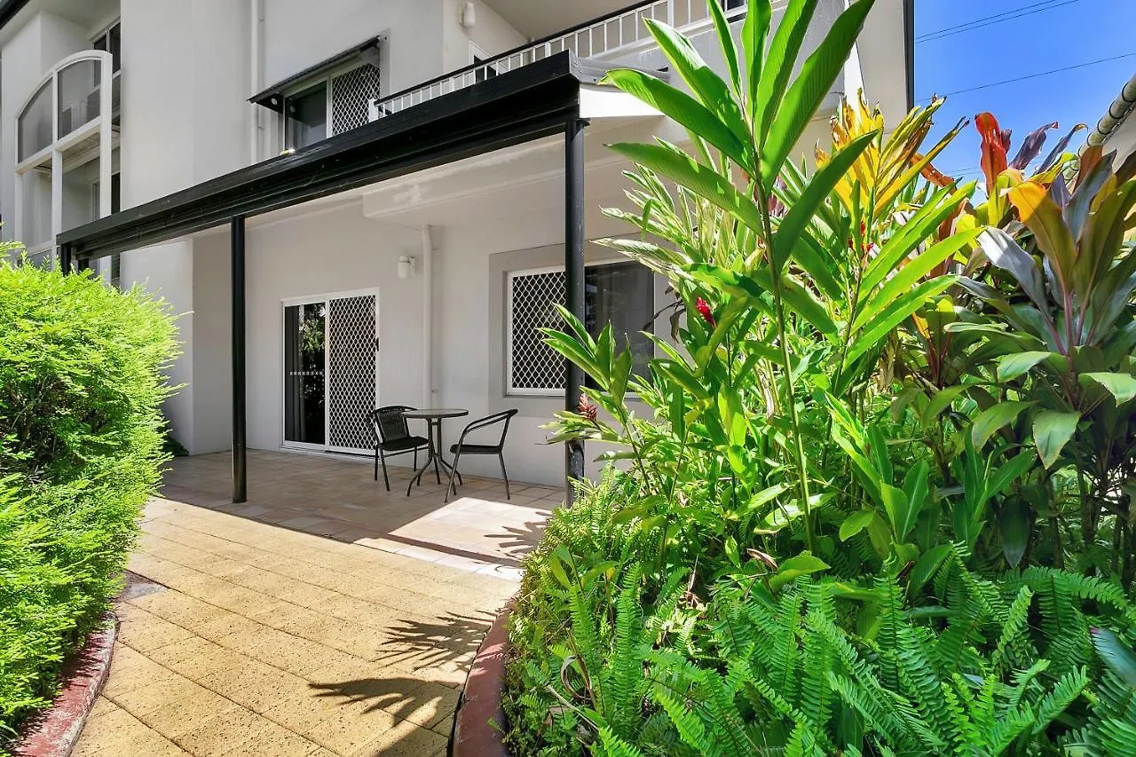 Cairns Reef Apartments&Motel