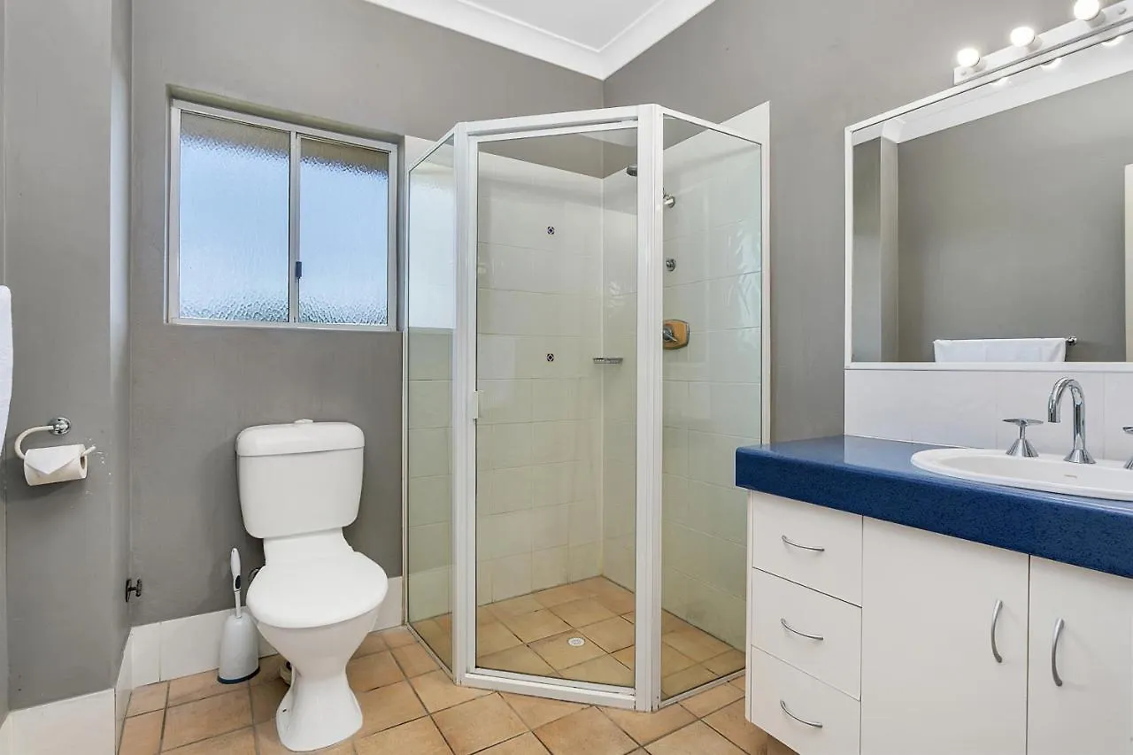 Cairns Reef Apartments&Motel 3*,