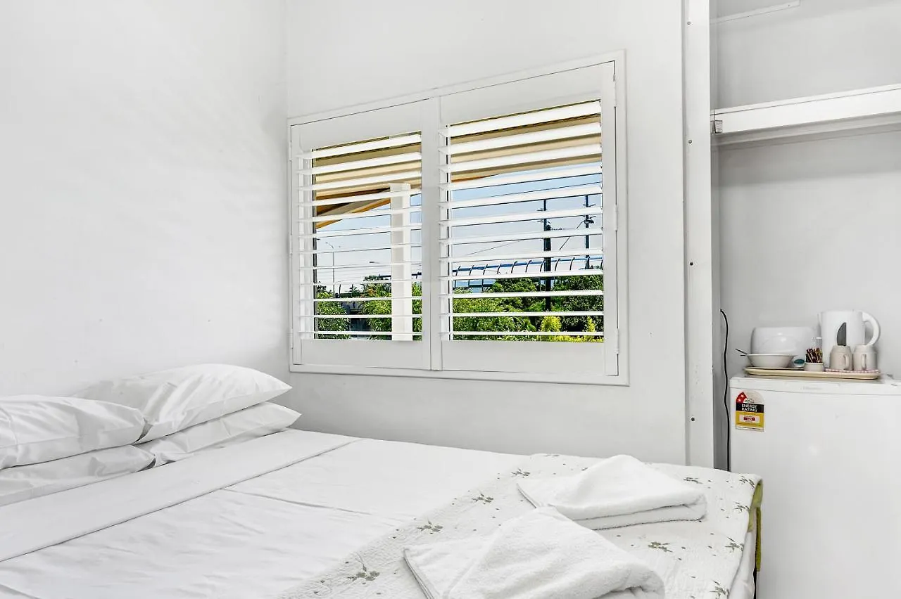 Cairns Reef Apartments&Motel 3*,